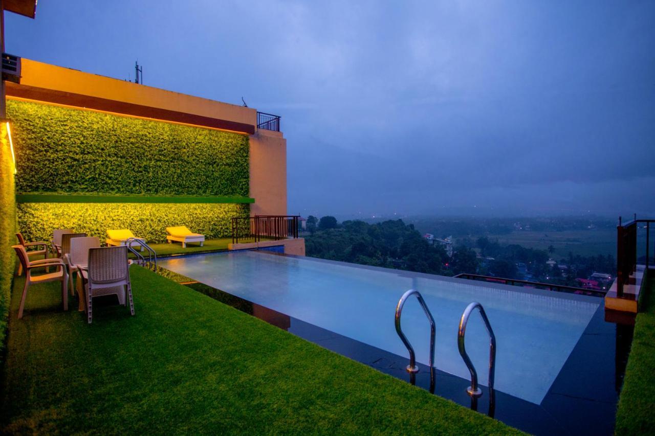 Encore Suites Goa Panaji Exterior foto